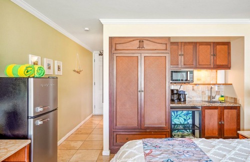 Wailua Apartment | Ocean View, Split AC, Wifi, Pool, and Hot Tub