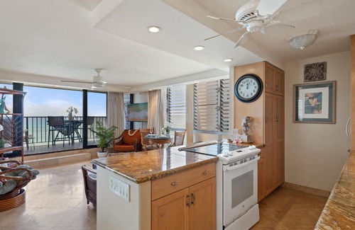 Honokowai House | Oceanfront 1BD with Unobstructed Ocean, Lanai & Island Views -Kaleialoha 415