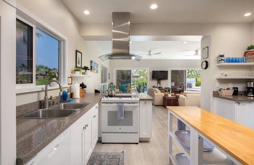 Keauhou House | Oceanfront above He`eia Bay! Your own Family Friendly House and Cottage resort!