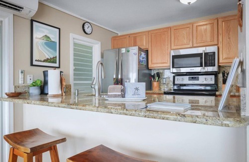 Kailua-Kona Condo | Oceanfront Banyan Tree 200 in Kailua Kona, 2BR, 2BA, perfect for 4 guests.
