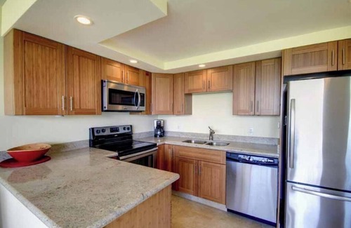 Kihei Condo | Oceanfront Escape: Kihei Surfside #211 – W/Gorgeous Views & Grounds