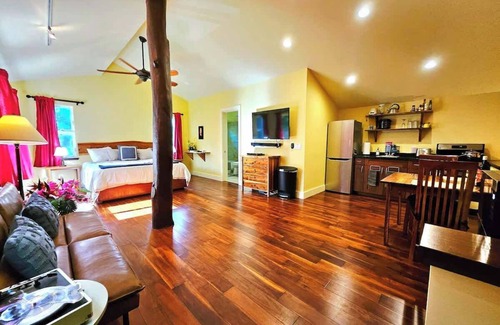 Pepeekeo House | Oceanfront Getaway w/A/C in Gated Hamakua Coast