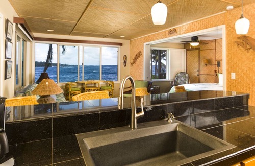 Hana Condo | Oceanfront Hana Kai Maui #1- 1 BR, Corner Unit 100ʻ from Water! King Bd, Kitchen