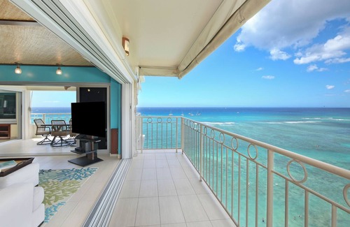 Waikiki Condo | Oceanfront Island Living at its Finest! Unbeatable Panoramic Ocean Views!