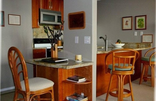 Historic Kailua Village Condo | OCEANFRONT Kona Reef, Top Rated Reviewsnn