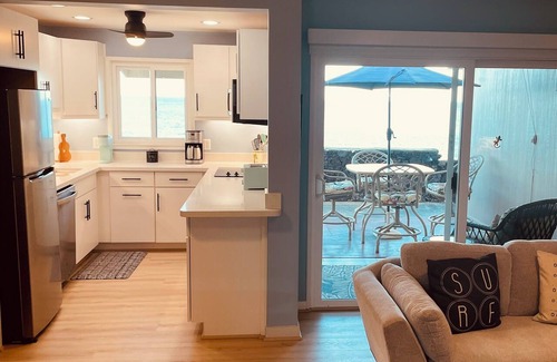 Kahaluu-Keauhou House | Oceanfront Oasis: Luxury Townhome w/AC + steps to Black Sand Beach. Pickleball!