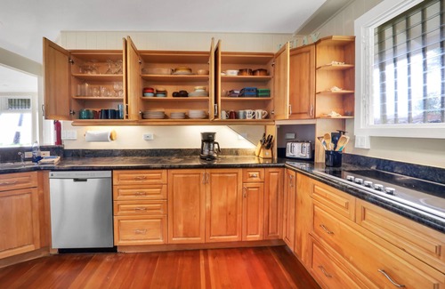 Waimanalo Beach House | Oceanfront Paradise in Waimānalo Stunning Views & Hawaiian Sunrises