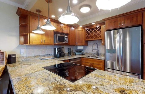 Kihei Apartment | Oceanfront penthouse with amazing views at Kauhale Makai