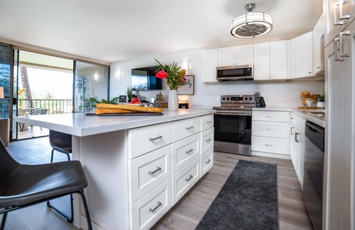 Kihei Condo | Oceanside -Walk to Beach- Modern & Serene- 2BD, 2BA- Kihei Alii Kai-Full Remodel