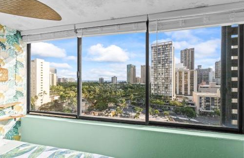 Waikiki Apartment | Oceanview Fresh Aloha Vibes Studio