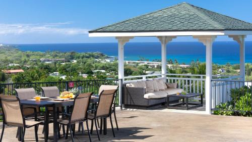 Kailua-Kona House | PACIFIC VISTA RETREAT Stunning 5BR Home Overlooking Ocean Privacy and Pool