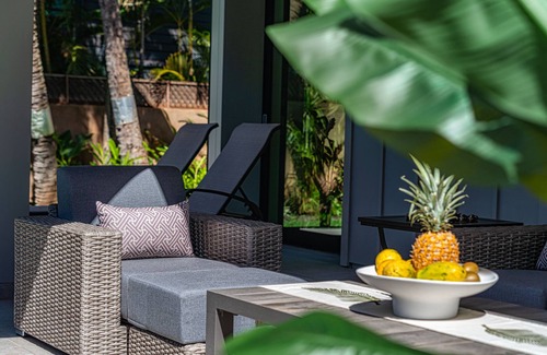 Paia House | Paia Bay House, ocean front with stunning views from all rooms in the house.