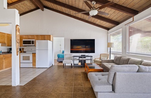 Hauula House | Palm Cottage-Beach across the street, Ocean Views