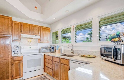 Princeville Condo | Paniolo 202A- Princeville Loft Studio- Hanalei Mountain Views, AC, Pool, Laundry