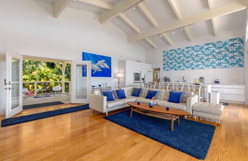Honaunau-Napoopoo House | Panoramic Ocean View with Huge Covered Lanai & Hot Tub