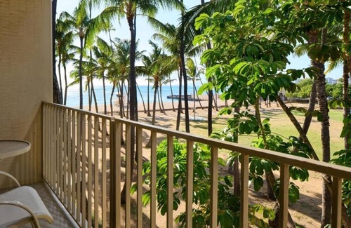 Diamond Head - Kapahulu - St. Louis Hotel | Park View King | Kaimana Beach Hotel | Views of Lush Kapiolani Park