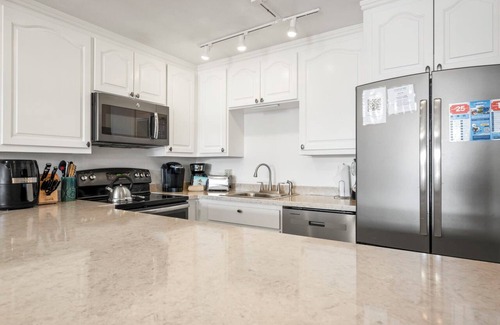 Kihei Condo | Partial Ocean Views W/AC and Kitchen-Kamaole Sands