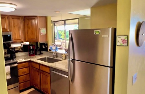 Kahaluu Bay Condo | Peaceful Kona Retreat—Steps to Magic Sands Beach · Ocean View · King Beds · AC
