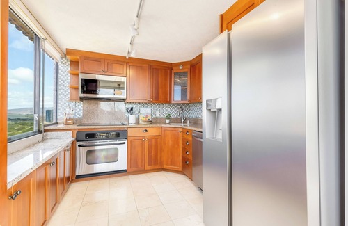 Waikiki Apartment | Penthouse Condo with Ocean & Diamond Head Views at The Windsor