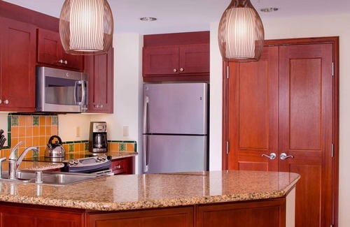 Ko Olina Resort | Penthouse, Ocean View, Marriott Ko 'Olina Beach Resort; Dec 26 - Jan 2 only