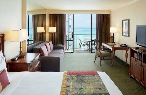 Waikiki Hotel | Perfect Event Location! 3 Great Units, Beachfront, Event Space, 3 Restaurants