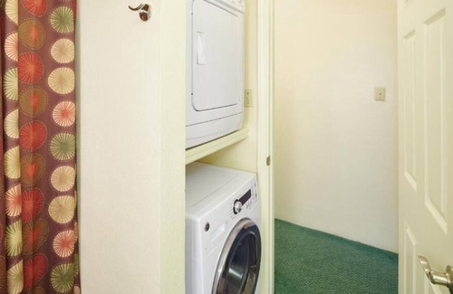 Nawiliwili Apartment | Perfect for Family! Relaxing Room, Kitchen, Onsite Pool, Close to Beach