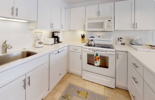 Historic Lahaina Front Street Apartment | Perfect location and Unbelievable Views at Lahaina Roads