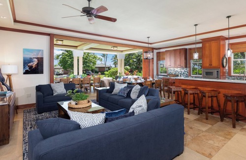 Waikoloa Condo | ❤️PiH❤️ BLUE SUNSET ★ Steps to A-Bay Beach ★ Resort Pool & Waterslide Pass