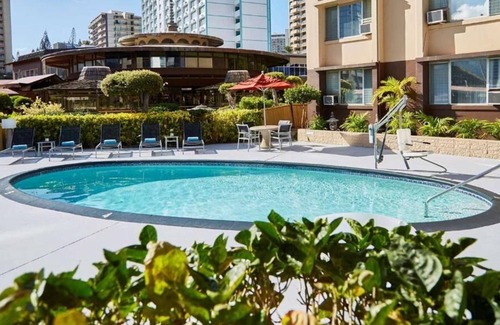 Ala Moana House | Prime Location! 2 Sleek Units, Onsite Pool, Pet-Friendly Property
