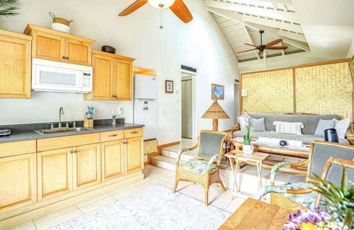 Princeville Apartment | Princeville Paniolo Studio 202B- Pool, AC, Laundry- Walk to Parks, Shops + Food