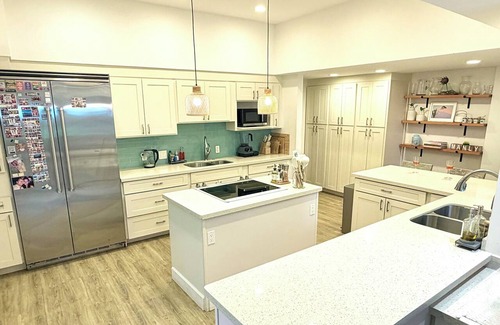 Kailua House | Private, Chic, Beach Retreat, 4BR in Kailua, pool