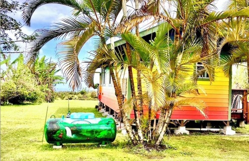 Pahoa Cottage | Puna Rainforest Retreat Hotspring - Blue Ginger Cottage