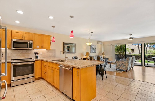 Kihei Condo | Rare No-Stairs Ocean View Condo ~ Maui Kamaole