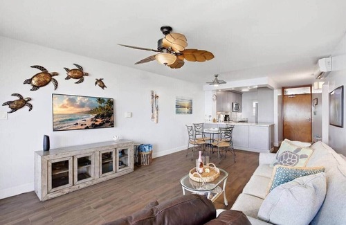 Kihei Condo | Remodeled Oceanfront 1 bedroom Kihei condo, AC, views, beach