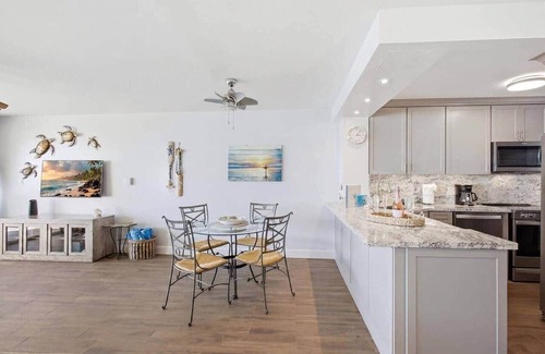 Kihei Condo | Remodeled Oceanfront 1 bedroom Kihei condo, AC, views, beach