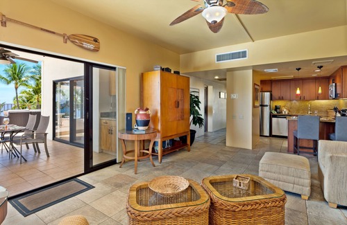 Kailua-Kona Condo | Royal Sea Cliff #415 | Panoramic Views