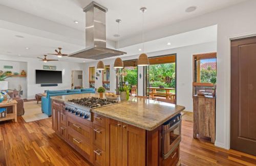 Bayview House | Rusty Sunrise by Alekona Kauai: 3BR Home Walking Distance to the Grand Hyatt and Shipwreck Beach