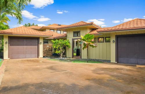 Bayview House | Rusty Sunrise by Alekona Kauai: 3BR Home Walking Distance to the Grand Hyatt and Shipwreck Beach