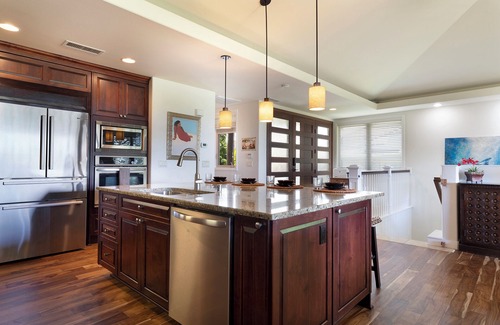 Kamuela House | Savor The Best - Beautifully decorated with Golf Course And Maui Views