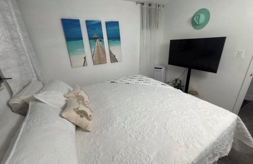 McCully - Moiliili Bed & Breakfast | Seaside Escape with Two Bedrooms
