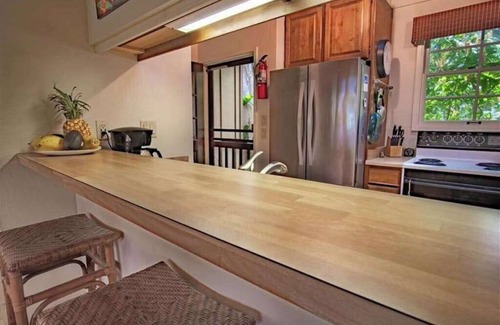 Maunaloa Condo | Secluded Molokai Corner Condo with Lanai, WiFi & Shared Pool