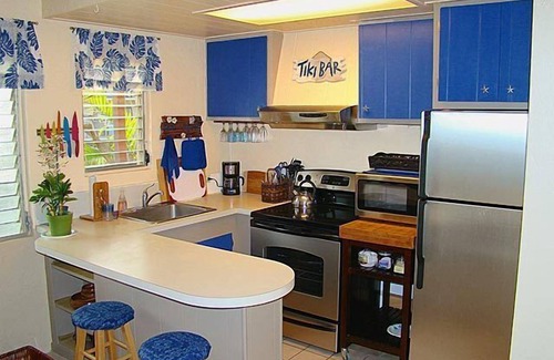 Poipu Condo | Second-floor condo with great view of the ocean and Prince Kuhio Park.