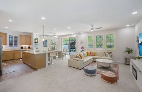 Makaha Valley House | Single Level Home|Beach 6 Min|Spacious Backyard