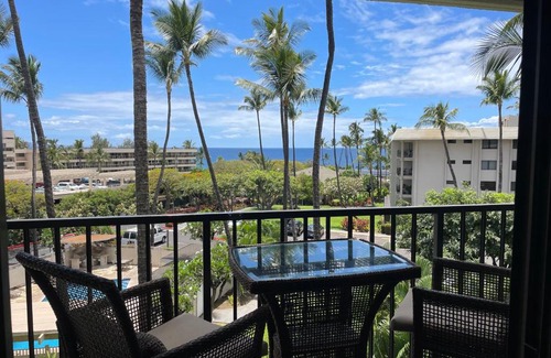 Kihei Apartment | South Maui Ocean View Condo with Free Wifi and Parking