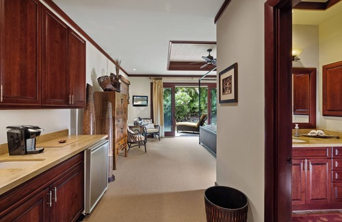 Kamuela House | Spacious Mauna Kea Retreat with Pool & Backyard