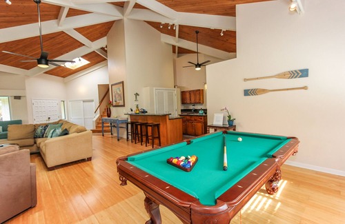 Bayview House | Spacious Poipu Vacation Home Sleeps 6 Walk to Beach w/pool table