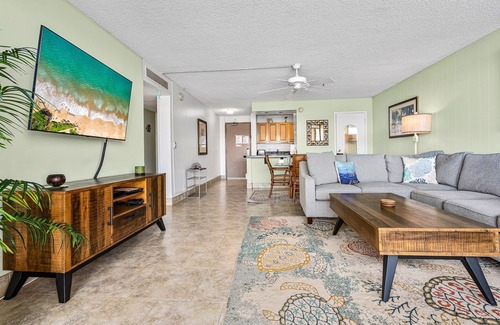 Kahana Condo | Special Rate! Ocean Front! Valley Isle Resort 708