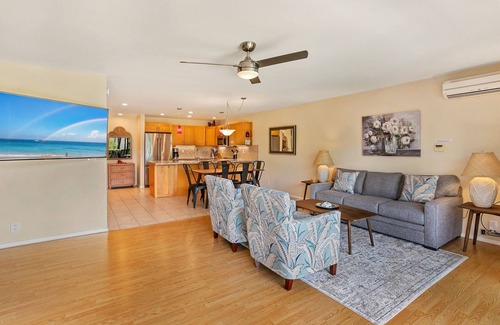 Kihei Condo | Squeaky clean! Oceanview, no stairs and a Murphy Bed