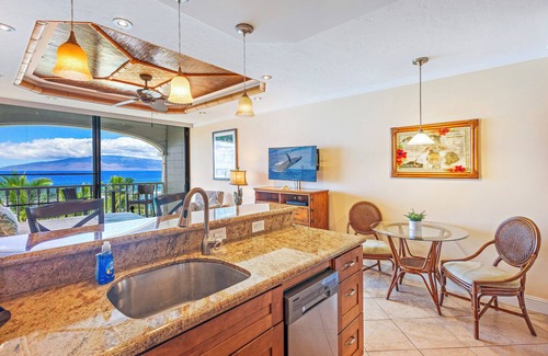 Historic Lahaina Front Street Condo | Stay Beachfront, Explore Maui’s Outdoors 629 LS