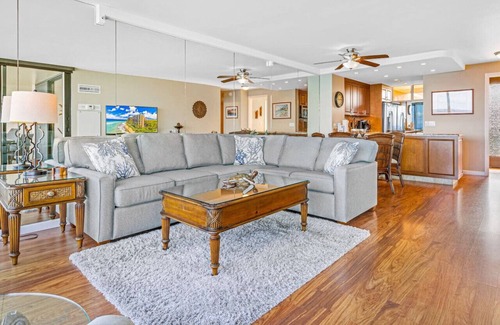 Lahaina Apartment | Stunning Kaanapali Oceanfront! Mahana 1107!